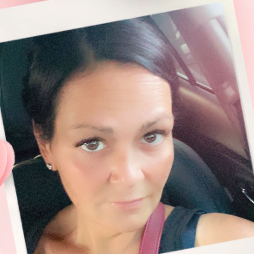 Meet your Posher, Cynthia